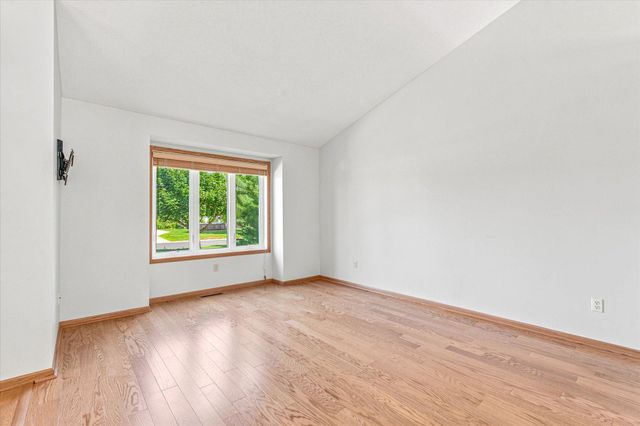 25706 18th Street W, Zimmerman, MN 55398
