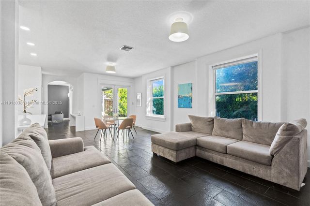 9777 SW 161st Pl, Miami, FL 33196