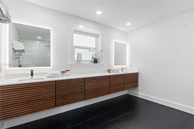 9777 SW 161st Pl, Miami, FL 33196