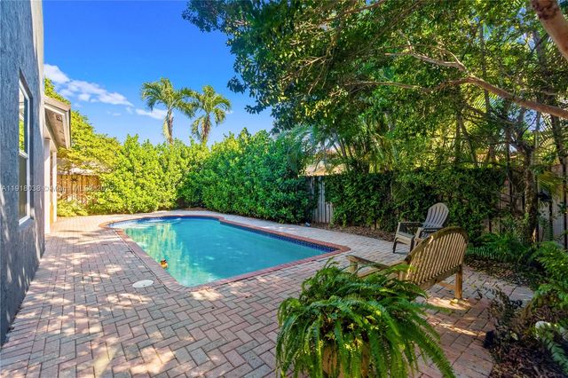 9777 SW 161st Pl, Miami, FL 33196