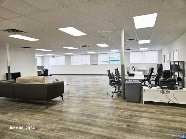 1 Teaneck Road B, Ridgefield Park, NJ 07660