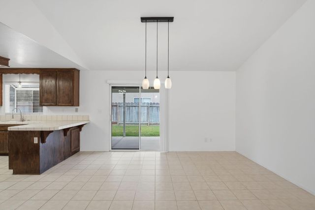 8239 Kapor, Hilmar, CA 95324