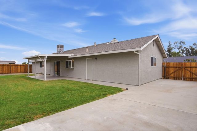 8239 Kapor, Hilmar, CA 95324
