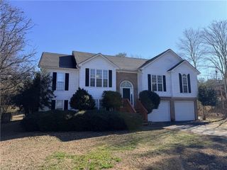 59 Indian Hills Drive, Rydal, GA 30171