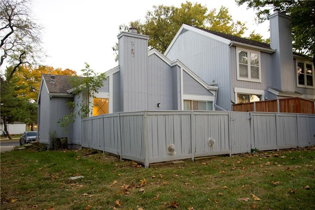 12212 W 79 Terrace, Lenexa, KS 66215