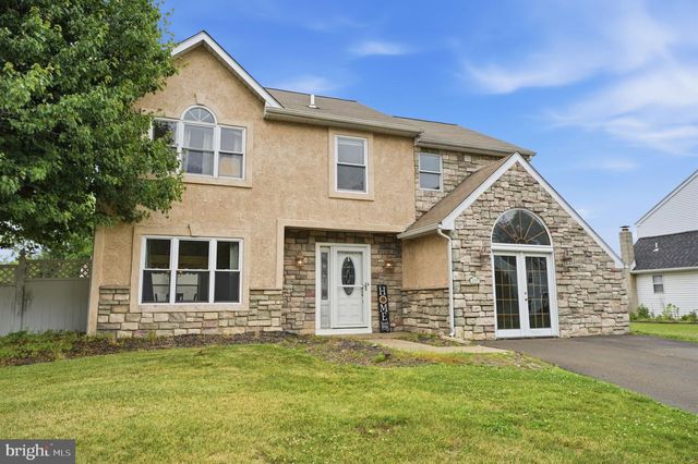 2028 CHATHAM DR, Bensalem, PA 19020