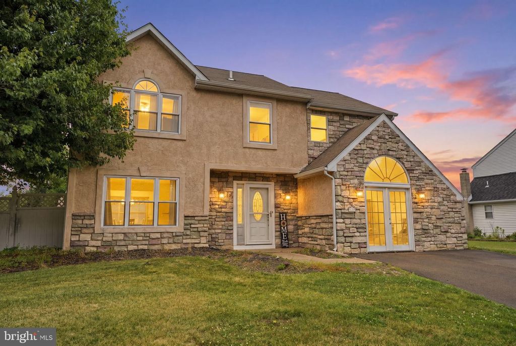 2028 CHATHAM DR, Bensalem, PA 19020