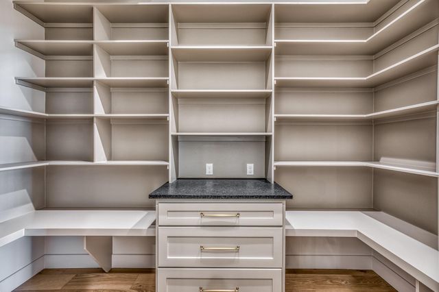 5501 Larkspur Lane, Chappell Hill, TX 77426