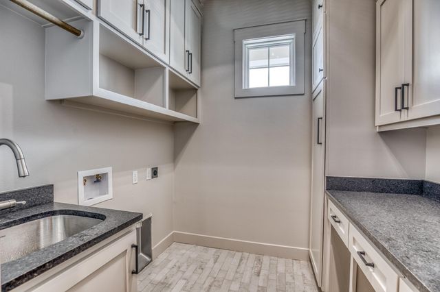 5501 Larkspur Lane, Chappell Hill, TX 77426