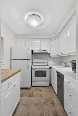 19 Hastings B, West Palm Beach, FL 33417