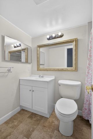 19 Hastings B, West Palm Beach, FL 33417