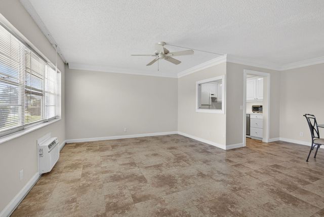 19 Hastings B, West Palm Beach, FL 33417