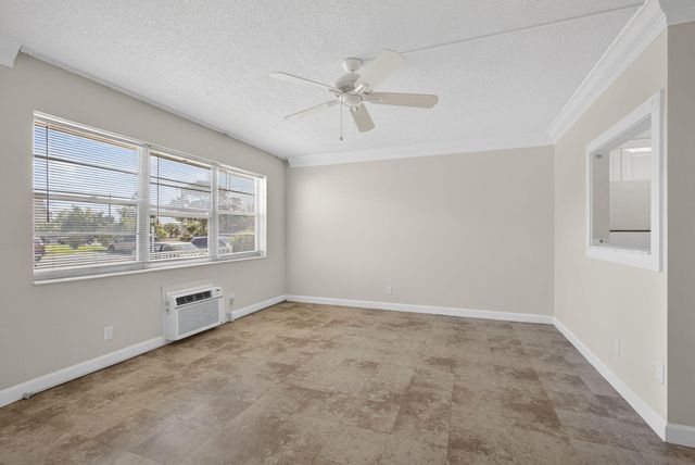 19 Hastings B, West Palm Beach, FL 33417