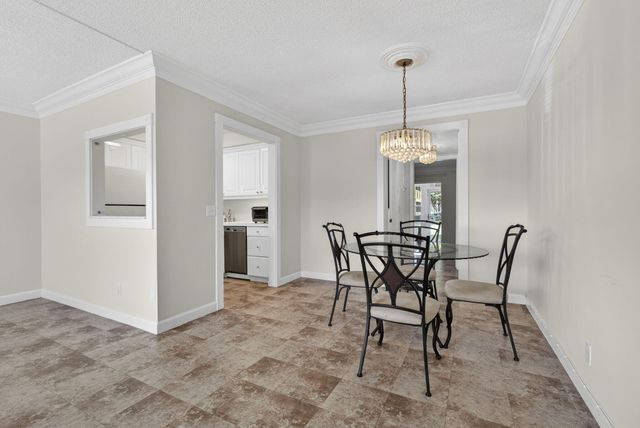 19 Hastings B, West Palm Beach, FL 33417