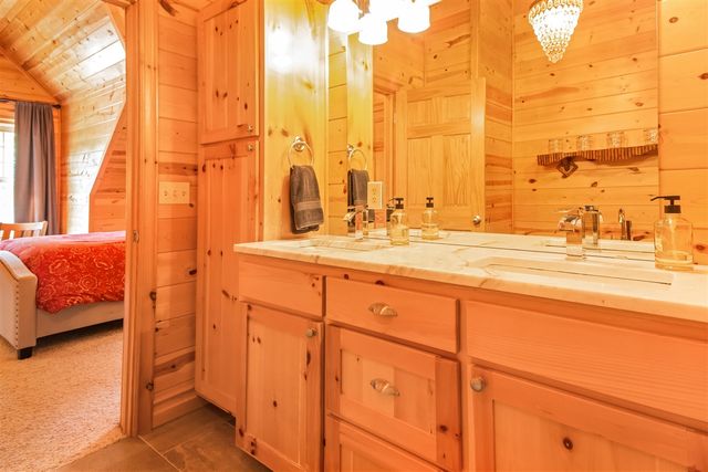 3561 Kingfisher Cove Drive 1, Saugatuck, MI 49453