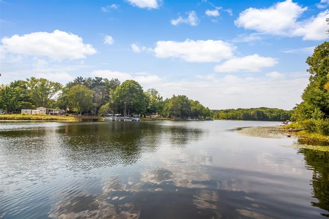 3561 Kingfisher Cove Drive 1, Saugatuck, MI 49453