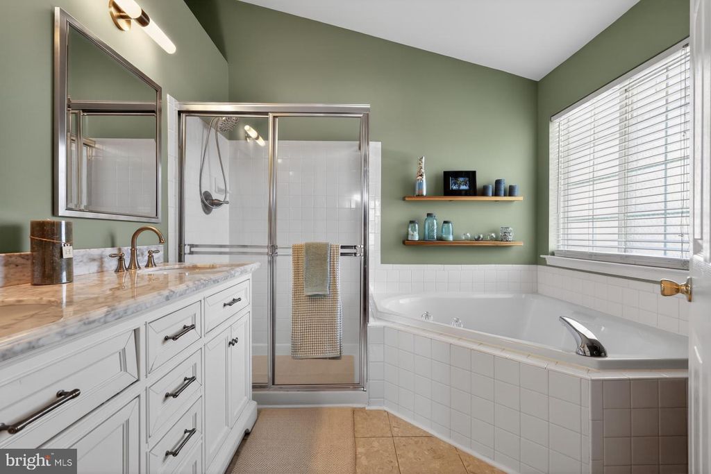 Image 18 of property listing at 8715 SILENT CT, Odenton, MD 21113
