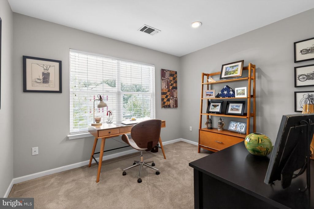 Image 22 of property listing at 8715 SILENT CT, Odenton, MD 21113
