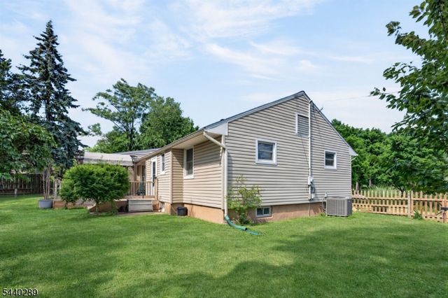 122 Runyon Ave, Piscataway Twp., NJ 08854