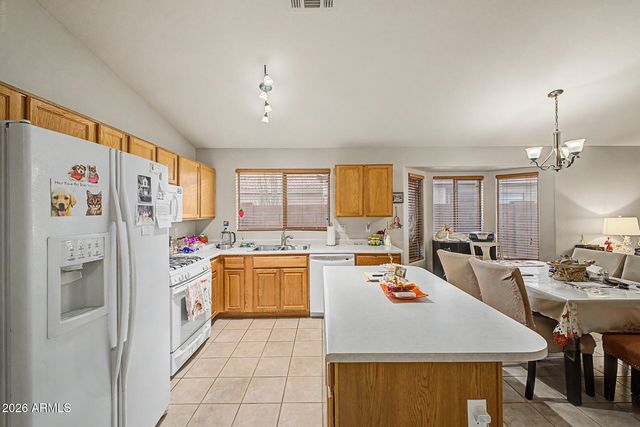6458 W SADDLEHORN Road, Phoenix, AZ 85083