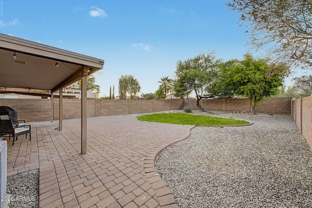 6458 W SADDLEHORN Road, Phoenix, AZ 85083