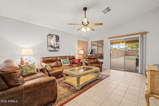 6458 W SADDLEHORN Road, Phoenix, AZ 85083