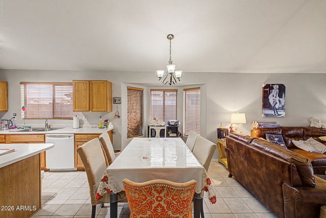 6458 W SADDLEHORN Road, Phoenix, AZ 85083