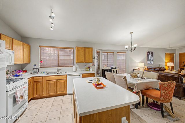 6458 W SADDLEHORN Road, Phoenix, AZ 85083