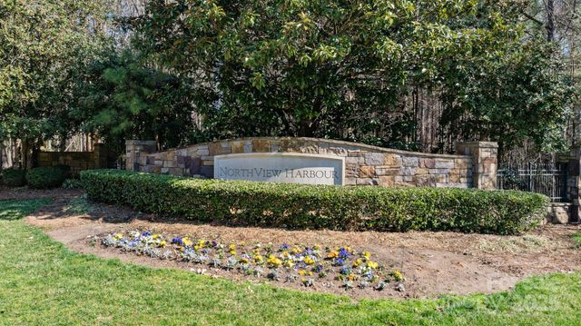 8870 Braxton Drive, Sherrills Ford, NC 28673