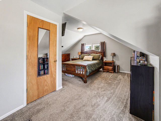 924 S Wolf Lake Road, Muskegon, MI 49442