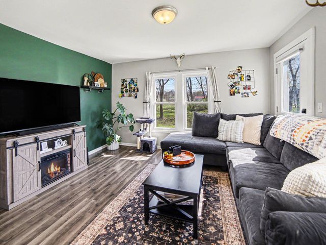 924 S Wolf Lake Road, Muskegon, MI 49442