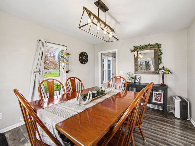 924 S Wolf Lake Road, Muskegon, MI 49442