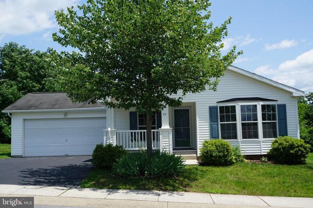 72 RANDOM RD, Douglassville, PA 19518