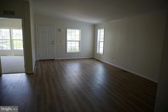 72 RANDOM RD, Douglassville, PA 19518