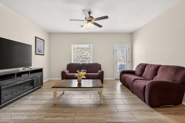4222 Desert Bloom Drive, Las Cruces, NM 88007