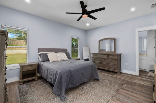 111 Kenswick Dr., Henderson, TX 75654