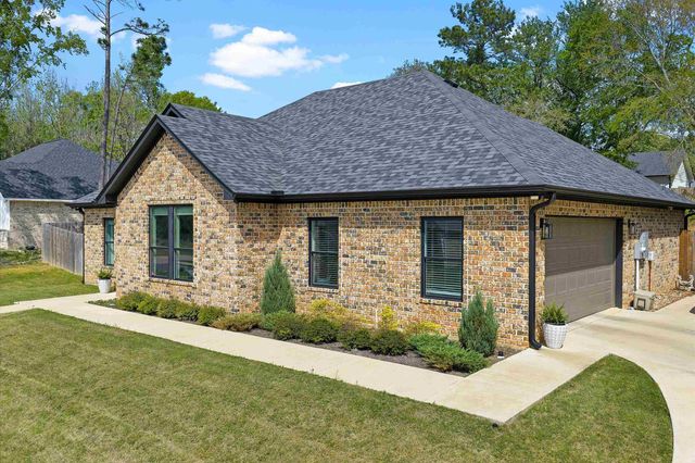 111 Kenswick Dr., Henderson, TX 75654