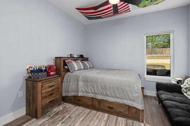 111 Kenswick Dr., Henderson, TX 75654