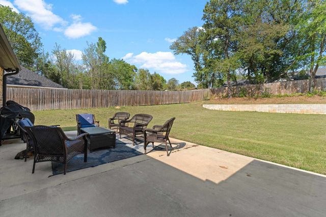 111 Kenswick Dr., Henderson, TX 75654