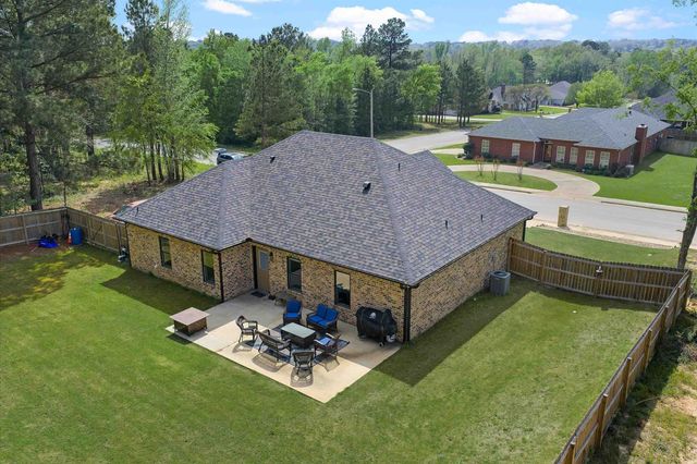 111 Kenswick Dr., Henderson, TX 75654