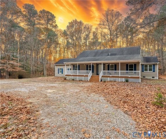 521 Scoggins Creek Trl, Hartfield, VA 23071