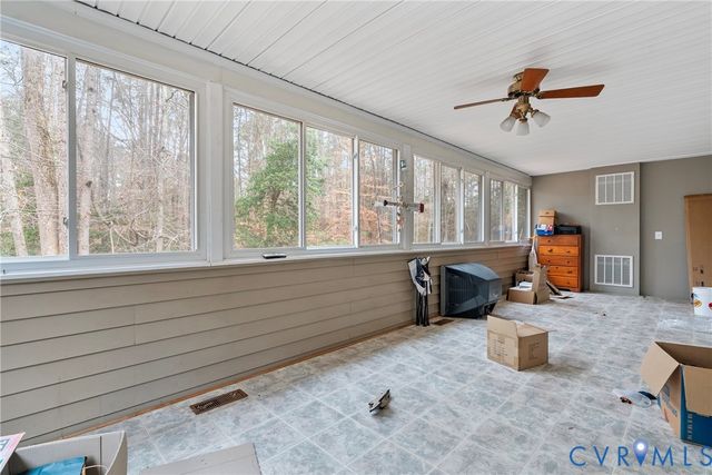 521 Scoggins Creek Trl, Hartfield, VA 23071