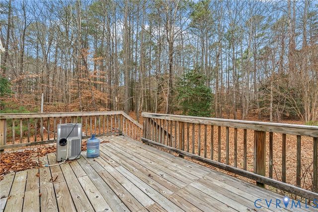 521 Scoggins Creek Trl, Hartfield, VA 23071