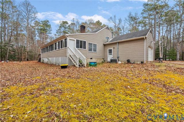 521 Scoggins Creek Trl, Hartfield, VA 23071