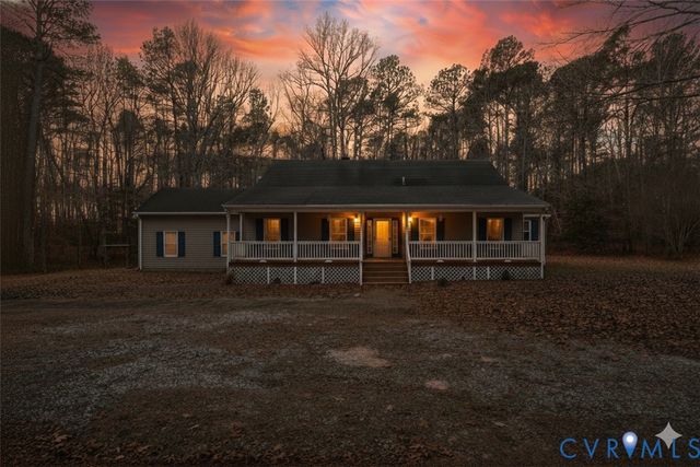 521 Scoggins Creek Trl, Hartfield, VA 23071