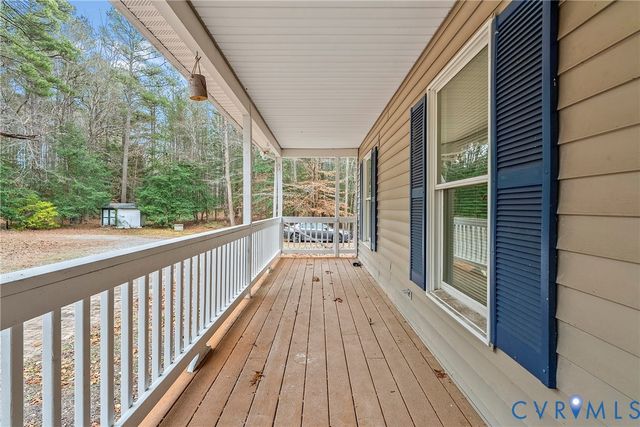 521 Scoggins Creek Trl, Hartfield, VA 23071