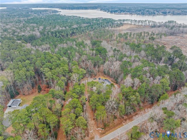 521 Scoggins Creek Trl, Hartfield, VA 23071