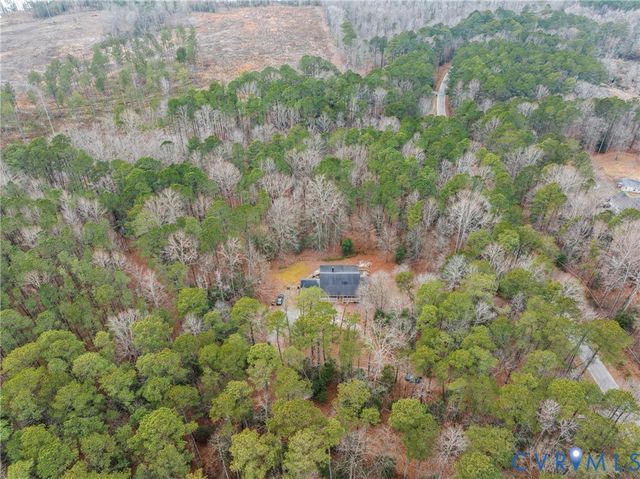 521 Scoggins Creek Trl, Hartfield, VA 23071