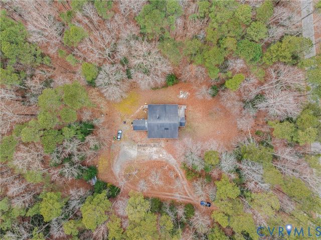 521 Scoggins Creek Trl, Hartfield, VA 23071