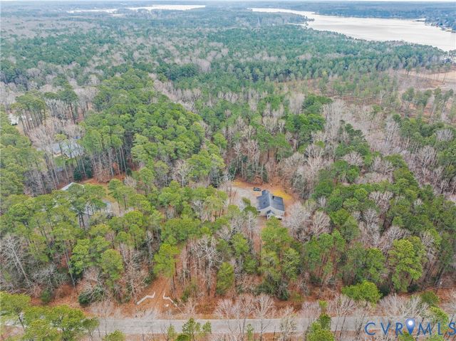 521 Scoggins Creek Trl, Hartfield, VA 23071